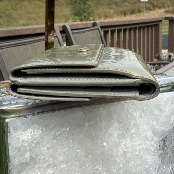 GUC! Louis Vuitton Vermis Metallic Gold Vintage Wallet - Picture 13 of 15